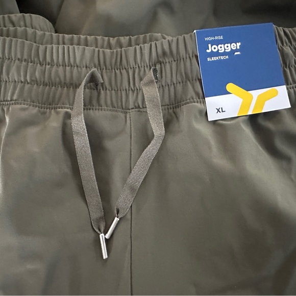 Old Navy High-Waisted SleekTech Joggers - Picture 5 of 5